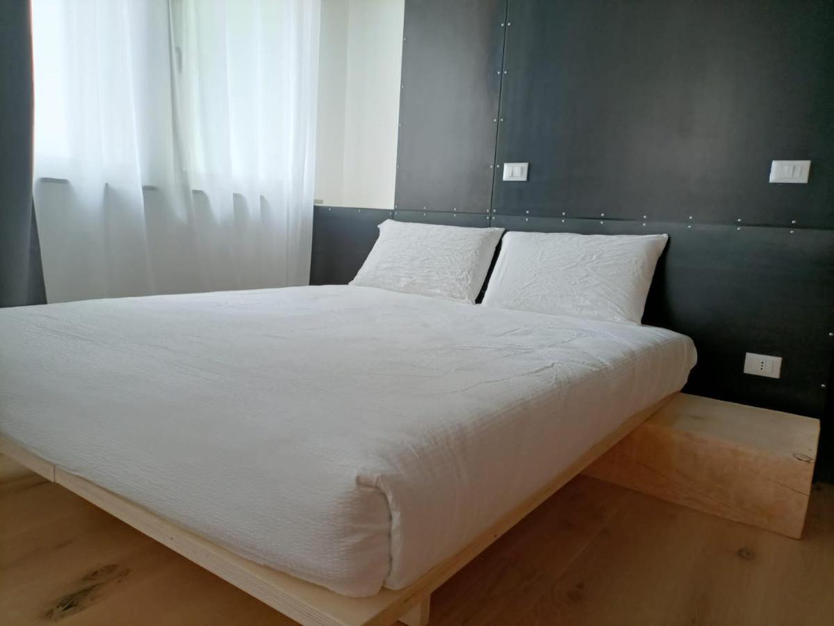 Le Meridiane City Rooms In Trento Exteriör bild