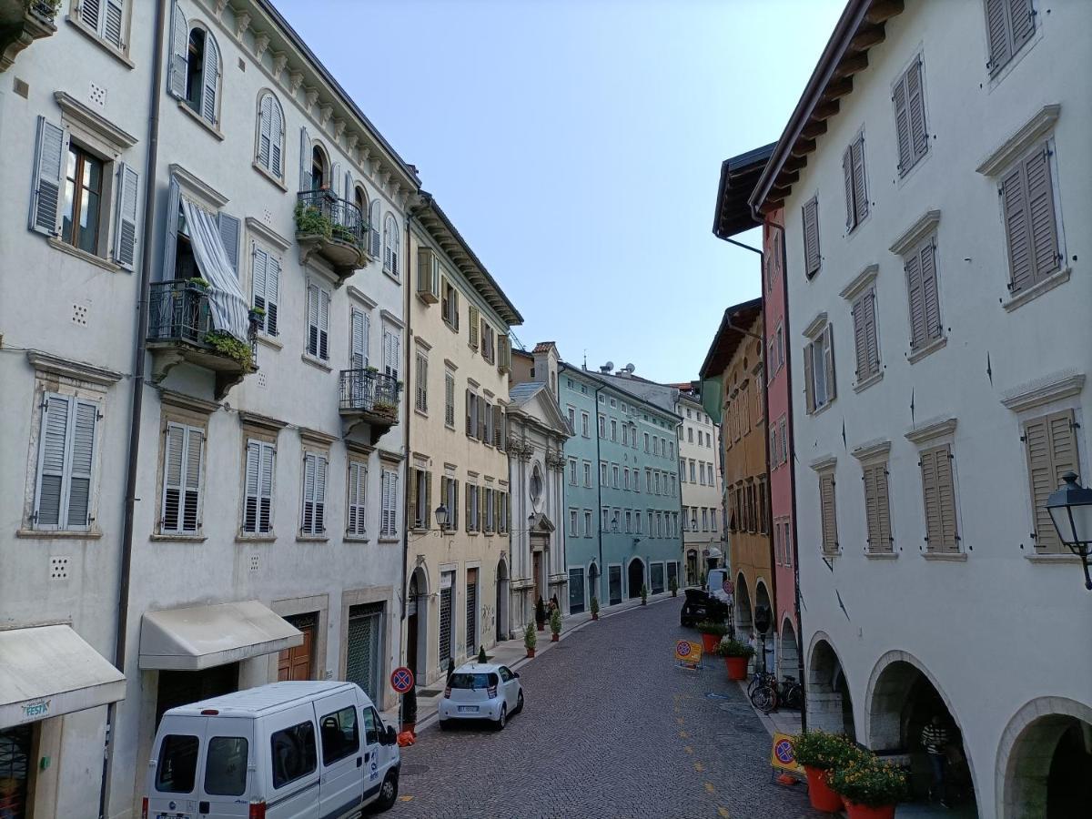Le Meridiane City Rooms In Trento Exteriör bild