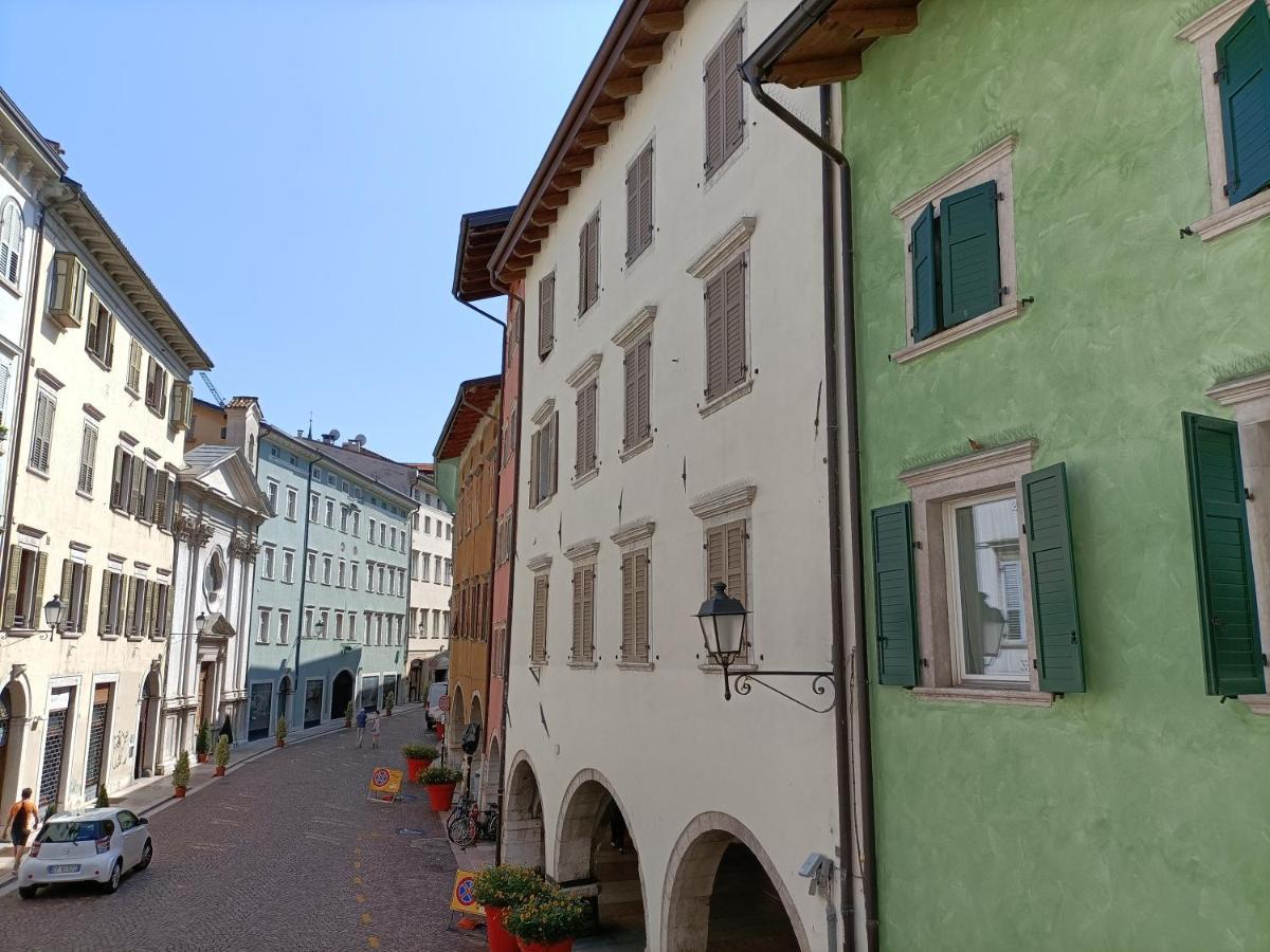 Le Meridiane City Rooms In Trento Exteriör bild