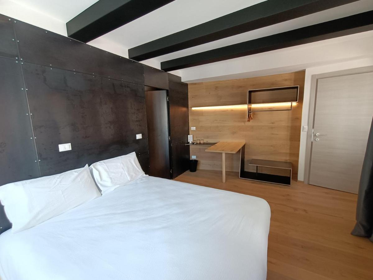 Le Meridiane City Rooms In Trento Exteriör bild